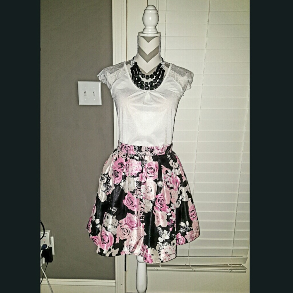 NWT Emerald Sundae floral skater skirt size 9