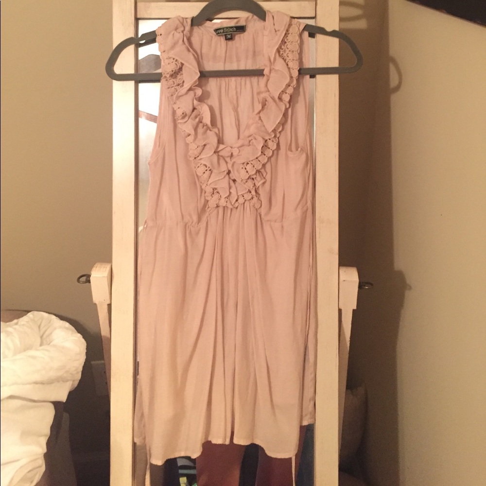 Sleeveless Cream/Tan Shirt