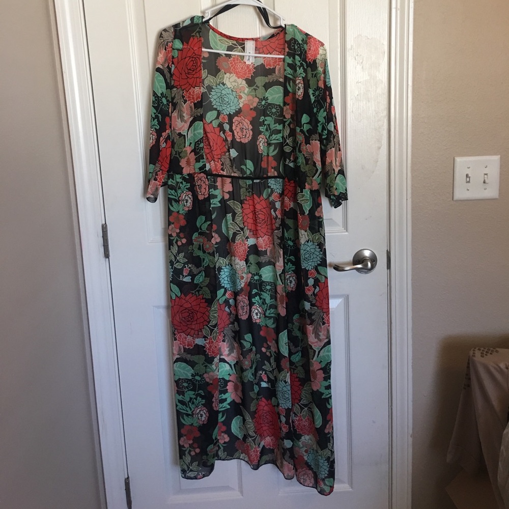Long, sheer, floral kimono
