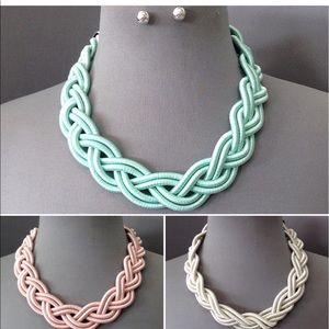 Twisted necklace (3 colors)