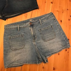 Old Navy vintage high waist shorts, lighter wash