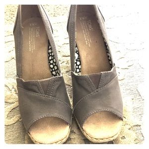 TOMS wedges