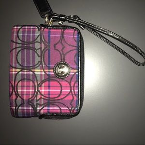 ❗️Coach Wristlet❗️