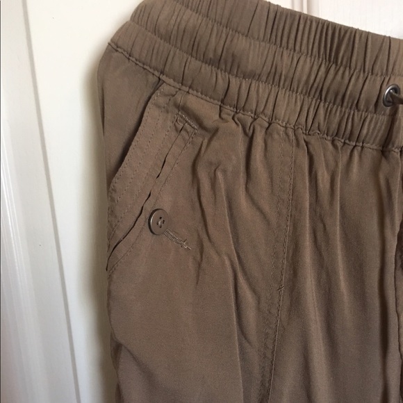Army like, baggy khaki capri/pants - Picture 3 of 4