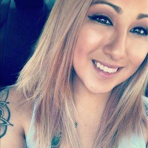 Meet your Posher, Desiree
