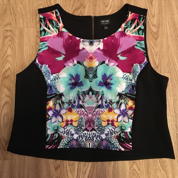 Nicole by Nicole Miller Tops - Nicole Miller black and floral Crop Top