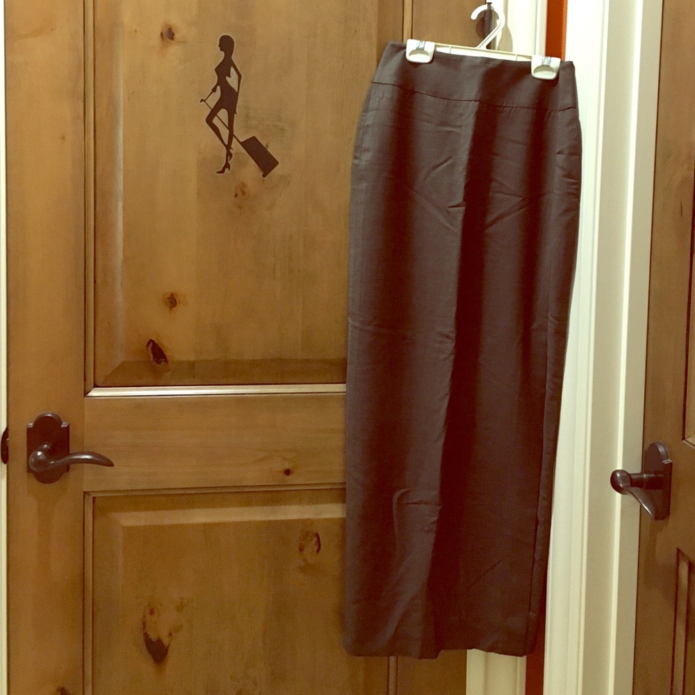 Front slit long skirt