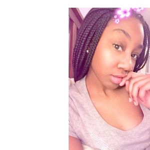 Meet your Posher, Alexis