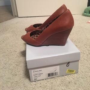 JESSICA SIMPSON wedges!!