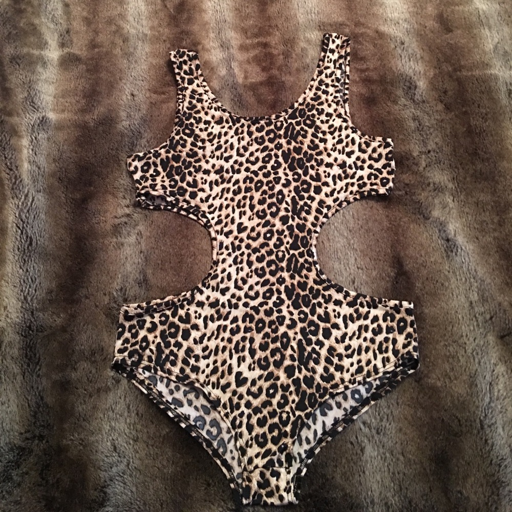 2 Cute Leopard Cut Out Bodysuit