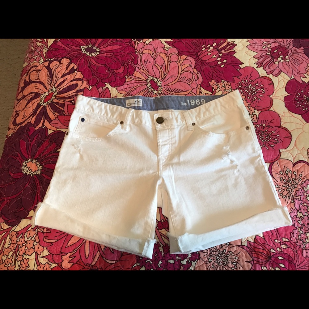 Gap boyfriend cutoff shorts