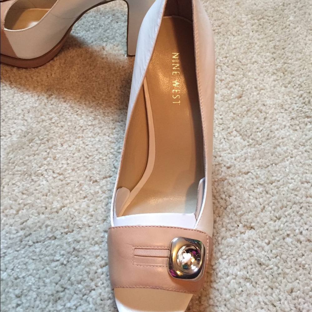 Nine West Size 7 Shoes - Picture 4 of 6