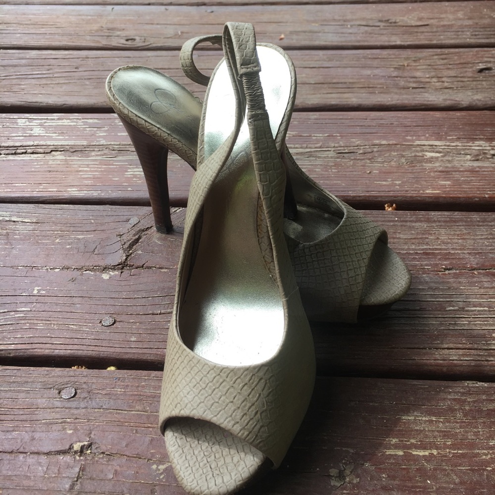 🙌🏼one day sale! Jessica Simpson peep toe heels