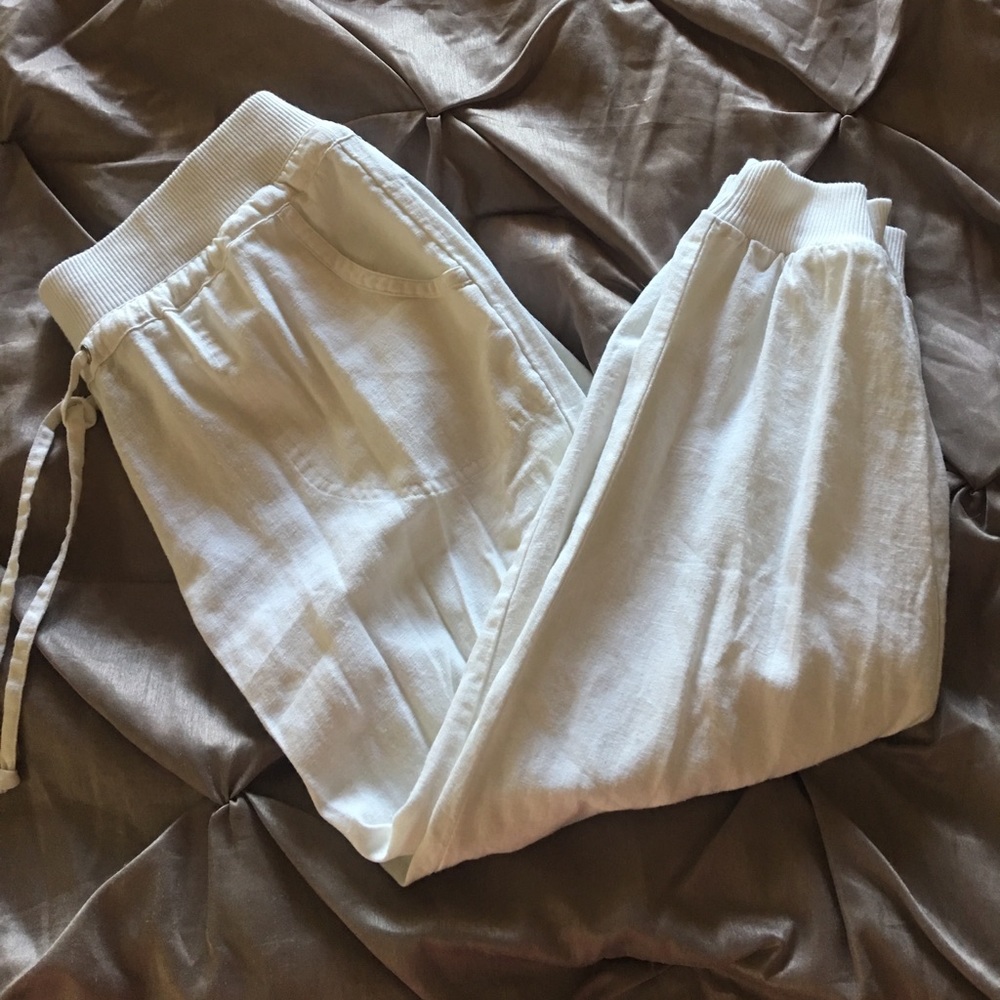 White linen capris