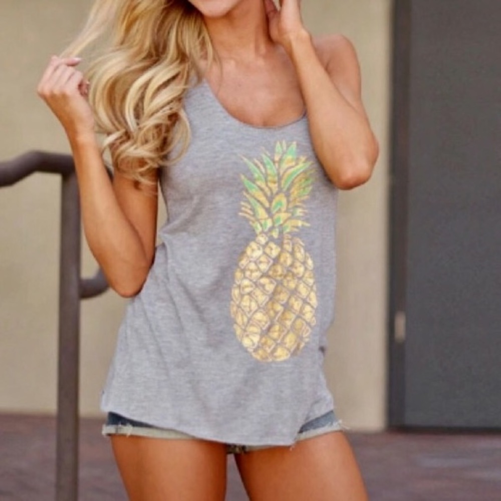 🌺 Grey & Metallic Pineapple Racerback Tank!!!