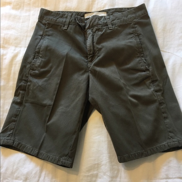 Walking shorts - Picture 1 of 4