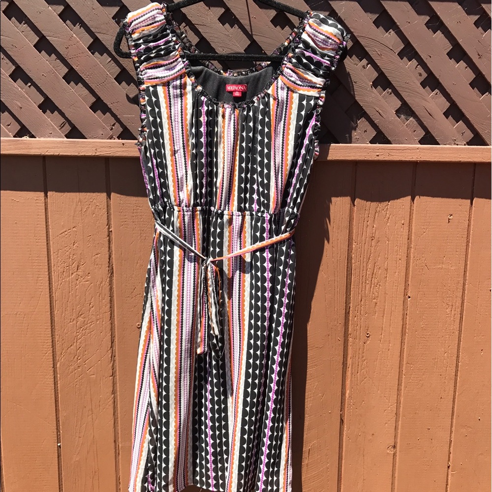 Sleeveless light dress