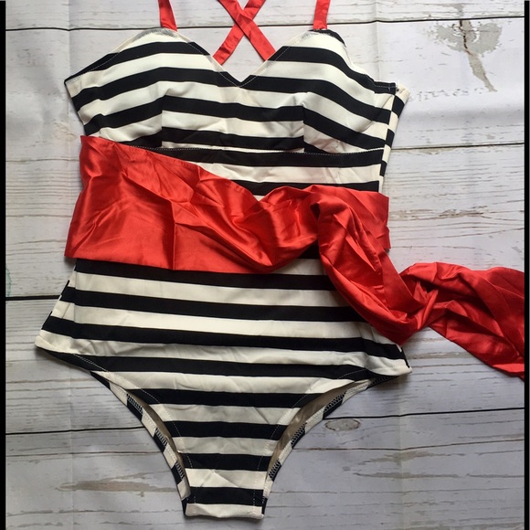 UNDER $30 CLOSET CLEAR OUT STRIPED MONOKINI - Picture 3 of 4