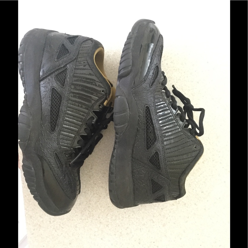 Air Jordan 11 low I.e custom