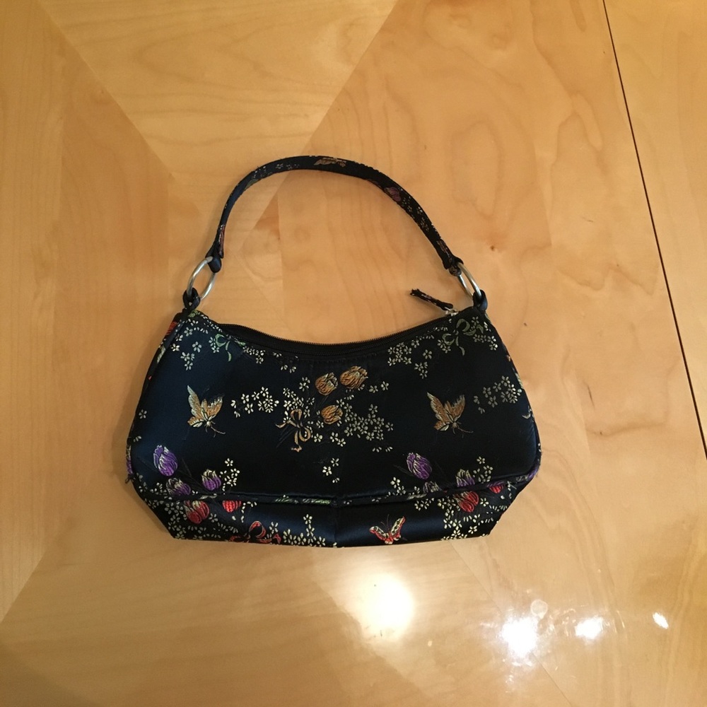 Dainty handbag