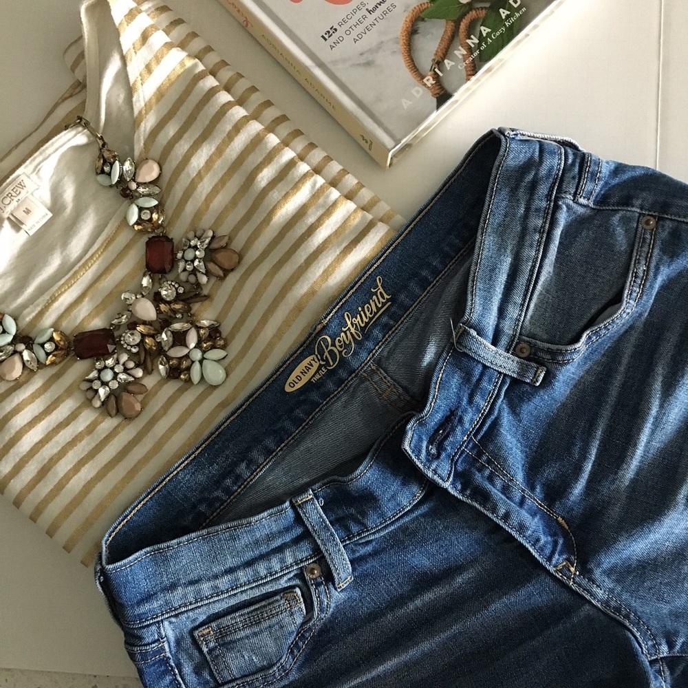 Old Navy boyfriend jeans distressed light wash sz4