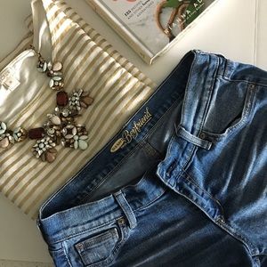 Old Navy boyfriend jeans distressed light wash sz4