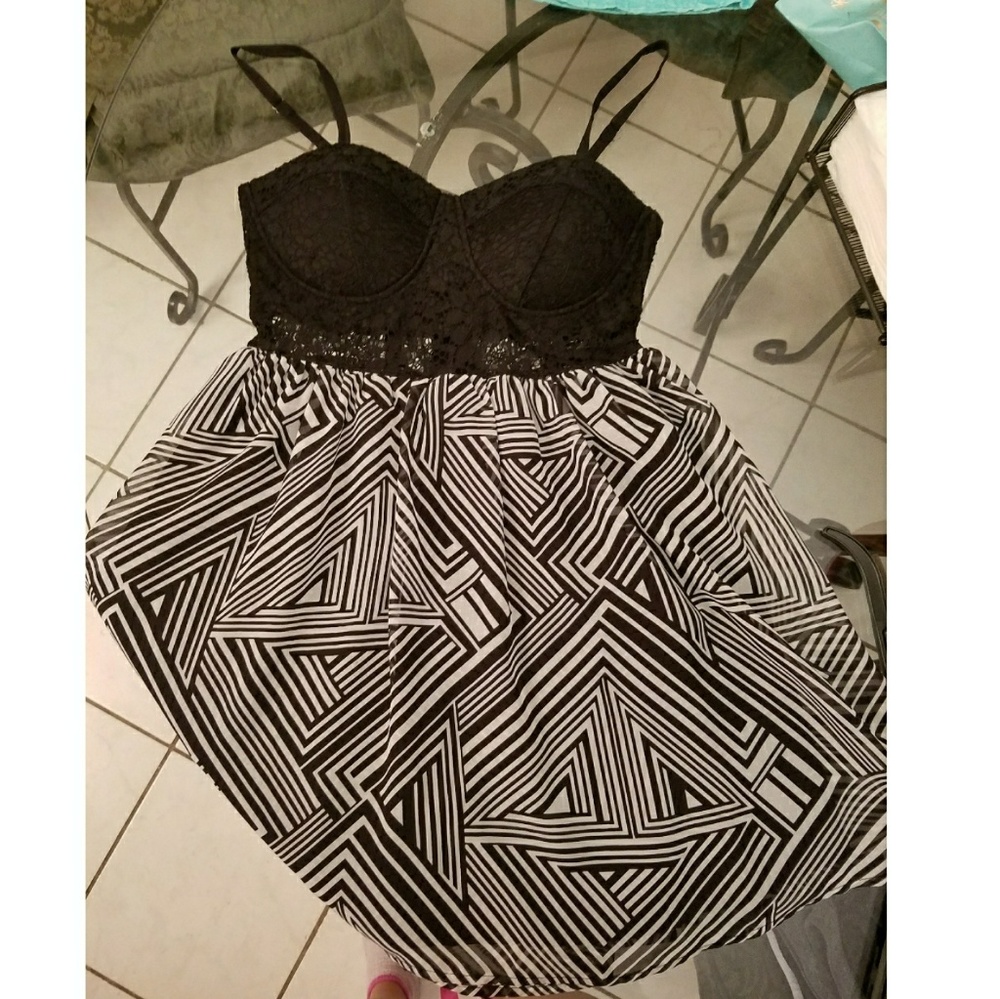 Stunning lace Material Girl Dress