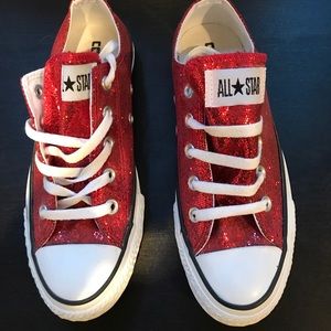 RED GLITTER/ SEQUIN LOWTOP CONVERSE