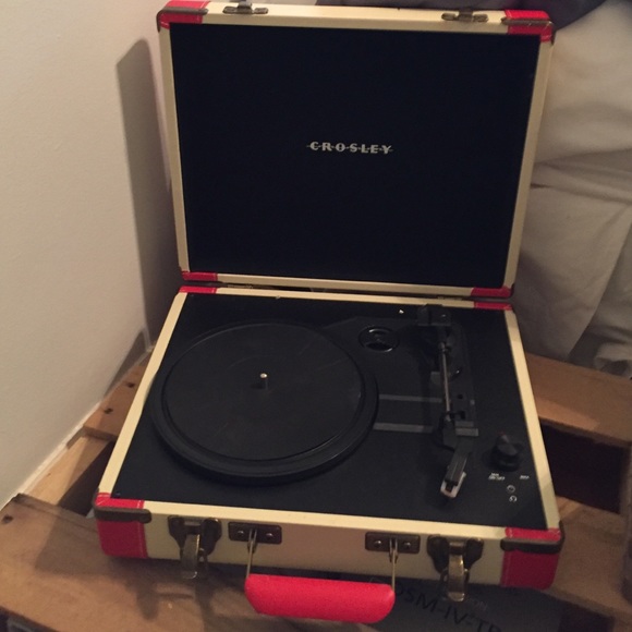Crosley record player - Picture 1 of 3