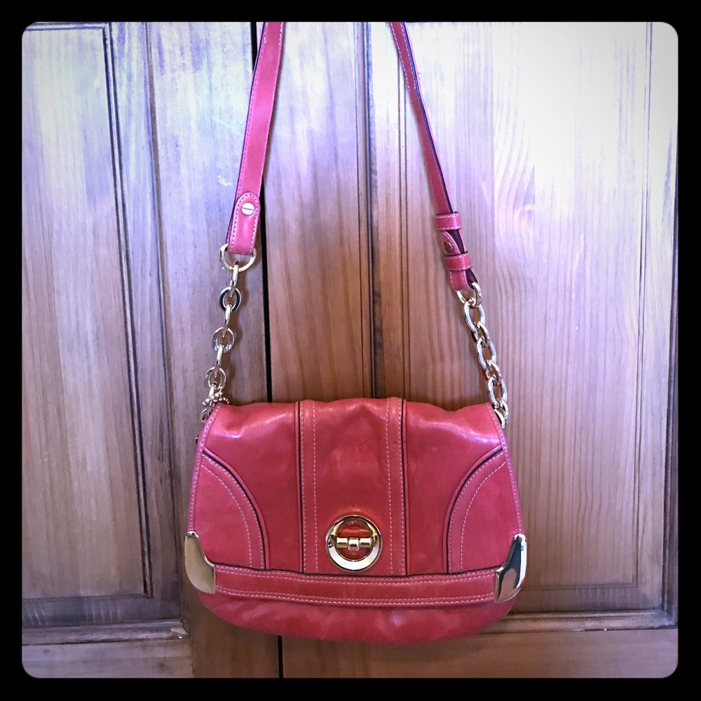 Milly chain link flap bag with adjustable strap