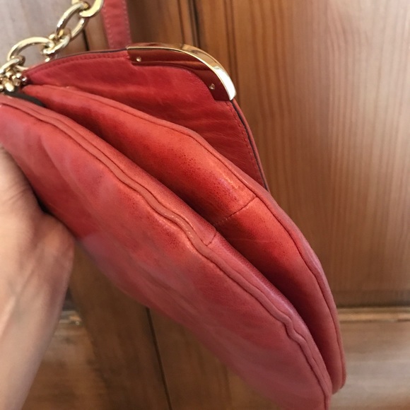 Milly chain link flap bag with adjustable strap - Picture 5 of 7