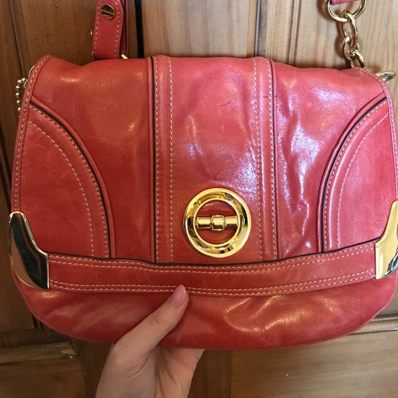 Milly chain link flap bag with adjustable strap - Picture 6 of 7