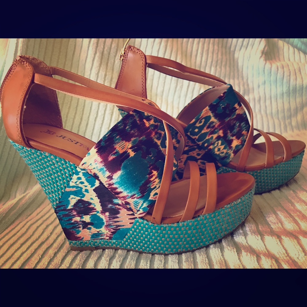 Summer Wedges ! 🦋