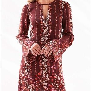 Kimchi Blue Charletta Keyhole Shift Dress