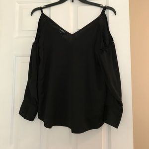 Bebe deep v neck cold shoulder top size M NWT