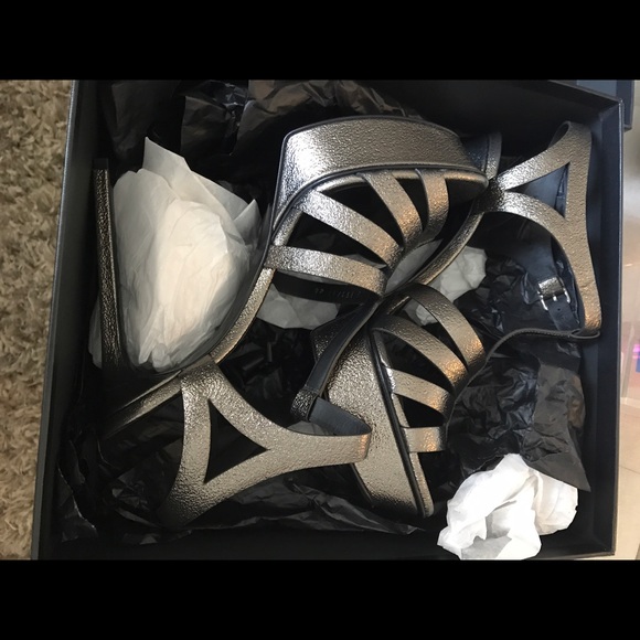 Most comfortable Siant Laurent Shoe - Picture 4 of 4