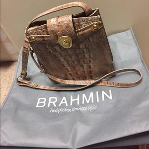 Brahmin Crossbody beige purse.