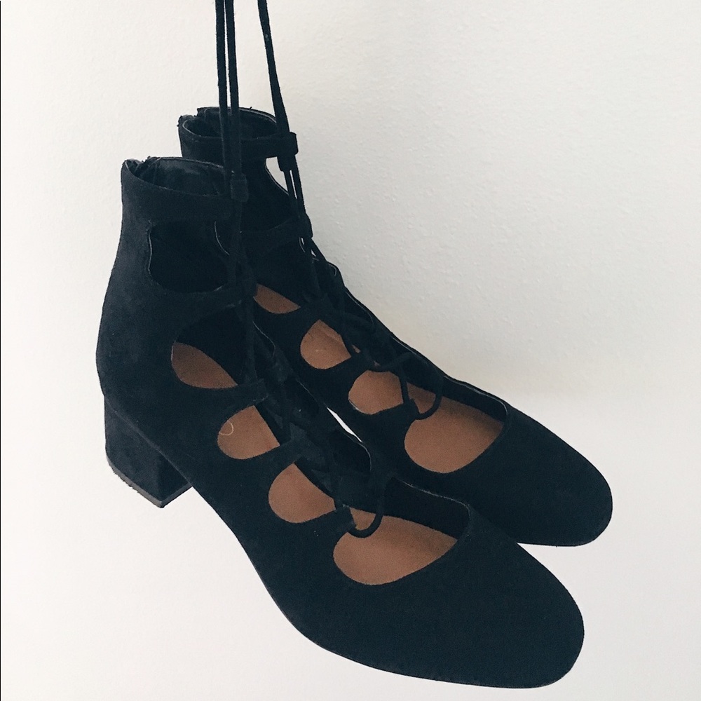 ❄️Casual Cool HP❄️ Black Lace-Up Chunky Heels