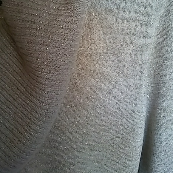 Light Golden Sweater - Picture 2 of 2