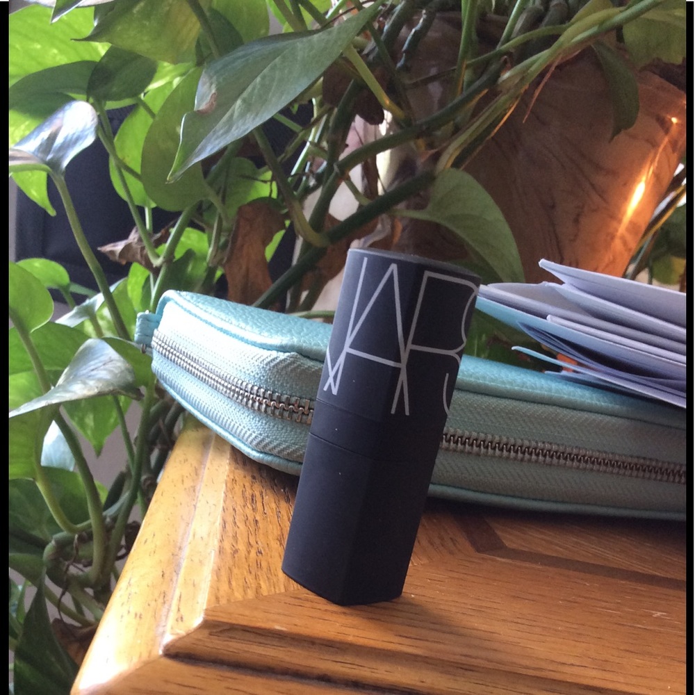 NARS Lipstick in MANHUNT