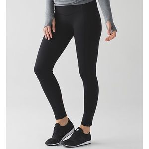 Black Lululemon athletic leggings
