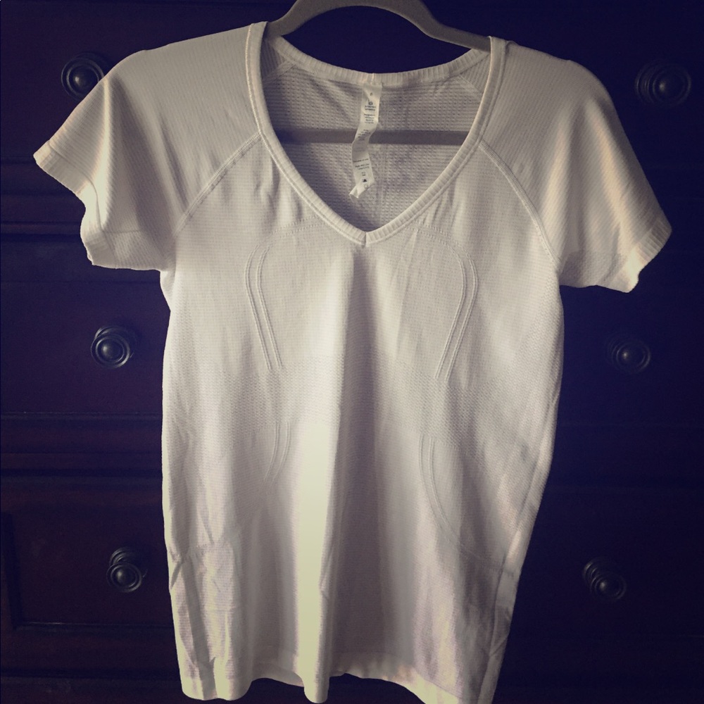 lululemon swiftly v-neck short sleeve shirt