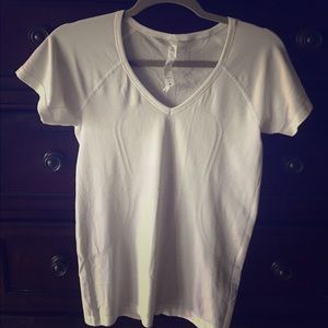 lululemon swiftly v-neck short sleeve shirt