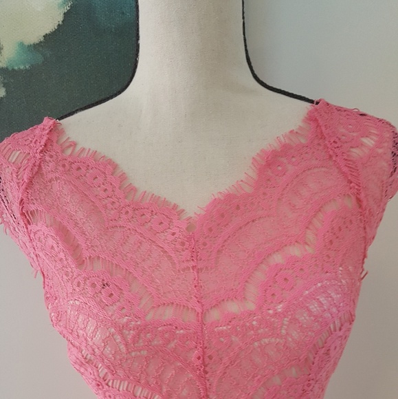 Size M Pink Lace Romper NWT - Picture 2 of 2