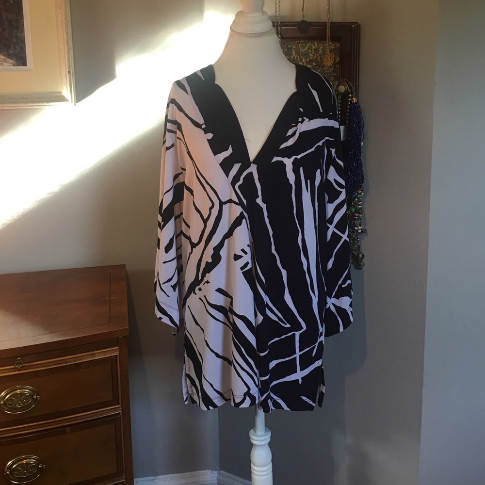 Dana Buchanan navy and white beach cover up