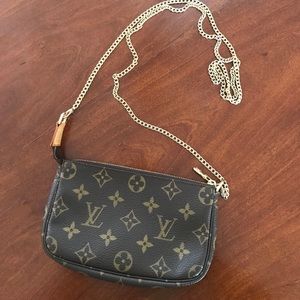 *SOLD* Louis Vuitton pouch