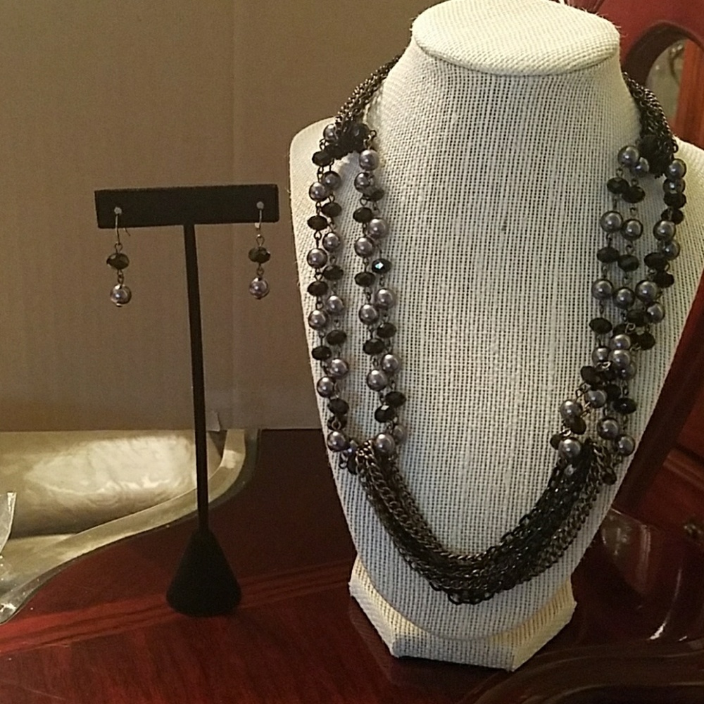 Necklace and Earring set