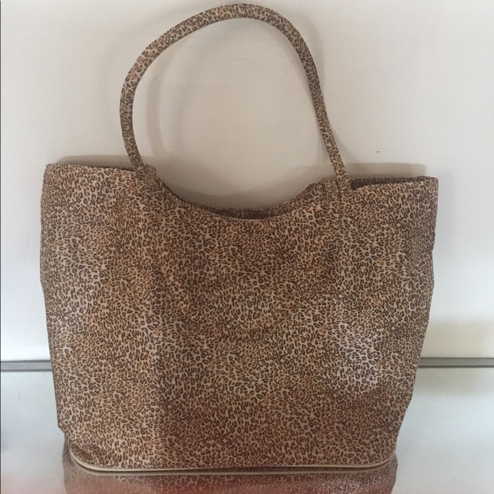 Leopard beach tote