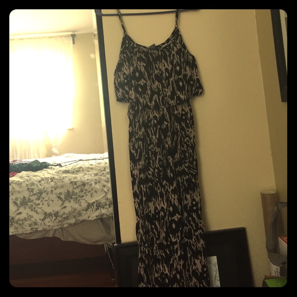 Black and brown designed maxi dress