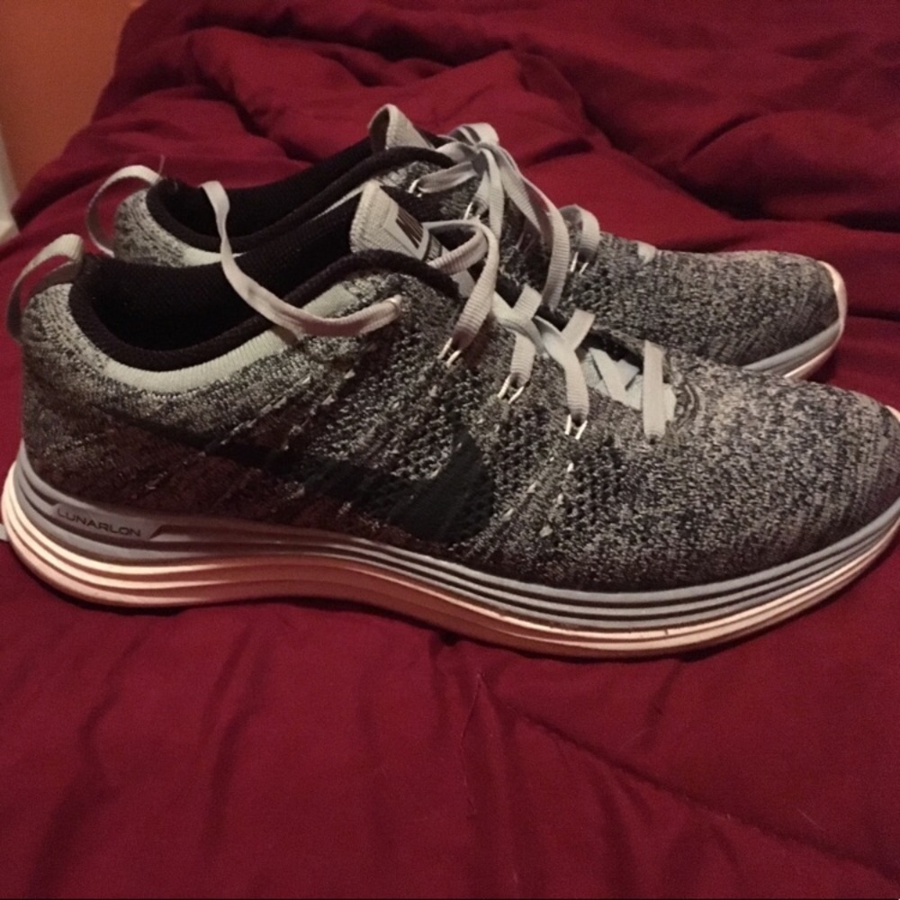 Nike flyknit lunar 1